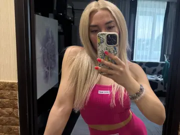 Karmelita  live sex cam