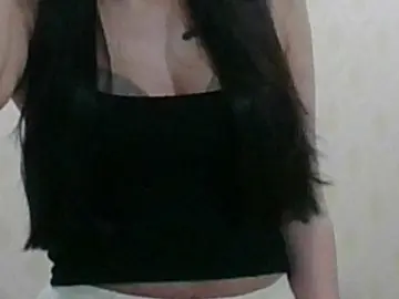 Lucy99  live sex cam