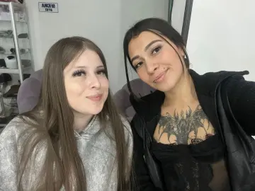 Chloe_And_Mia  live sex cam
