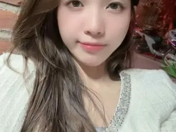 Rosse6868  live sex cam