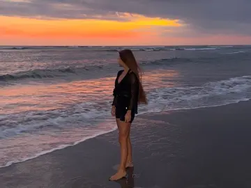 Noor_m  live sex cam