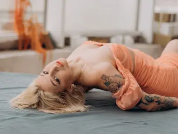 LilFLeurs  live sex cam