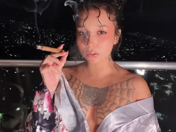 Louise  live sex cam