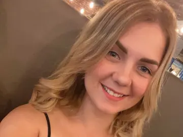 KiraWork  live sex cam