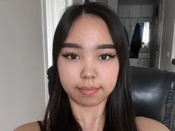 LillBloom  live sex cam