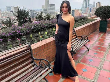 Roxxanavelmont1x  live sex cam