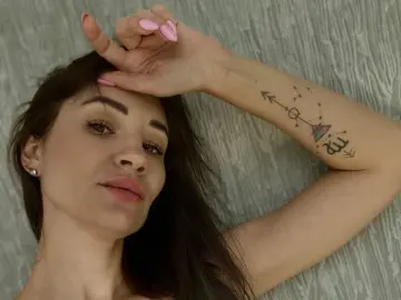 Ninele  live sex cam