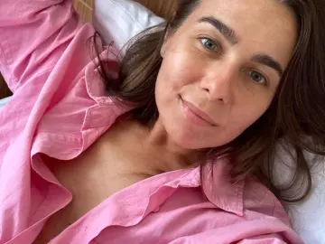 Helen4  live sex cam