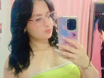 SilviaLatinxx  live sex cam