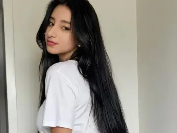 Lolla18  live sex cam