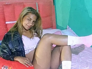 Stephaniee  live sex cam