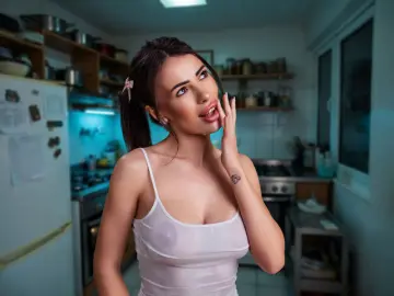 AmouraVelisse  live sex cam