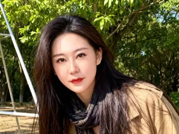 JelenaBeIIa  live sex cam