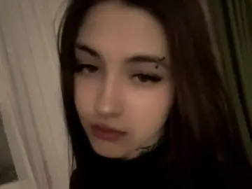 LucindaNatani  live sex cam