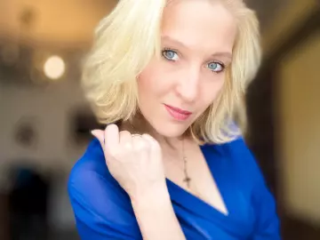 MoniqueWild  live sex cam