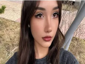 MeghanSkomo  live sex cam