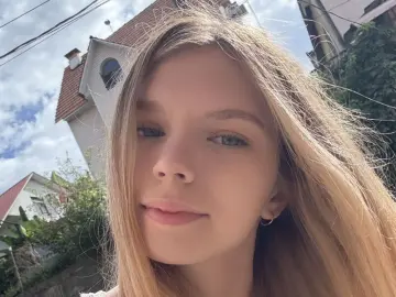 ChloeFruye  live sex cam