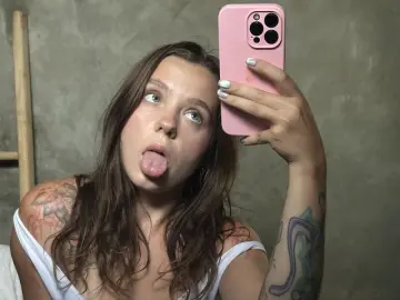 TomikaLuczki  live sex cam