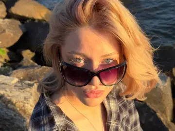 VanessaRiver  live sex cam