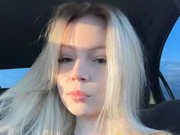 AdellWaskey  live sex cam
