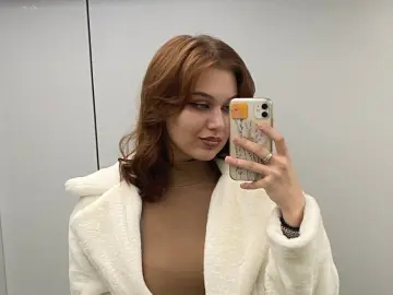 BrynnMeury  live sex cam