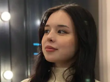 MikiPellon  live sex cam