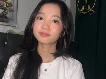 LindaWalkers  live sex cam