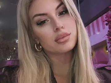 MariasAttitude  live sex cam
