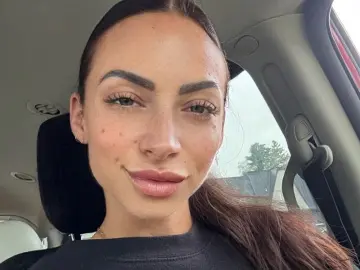 OliviaaBrownn  live sex cam