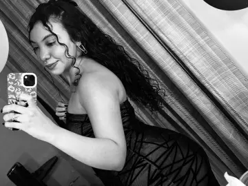 SharonBlairr  live sex cam