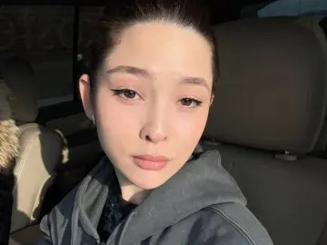ElletteBulman  live sex cam