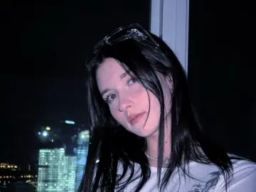 SerinaBelke  live sex cam