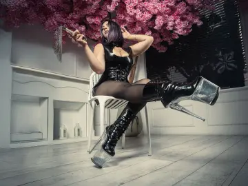 AnnaHarmonie  live sex cam