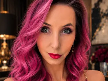 AvaNyra  live sex cam