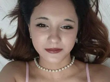 DarbyHineman  live sex cam