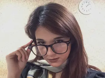 DarbyHineman  live sex cam