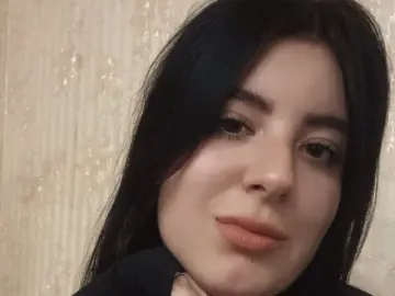 MiraCastellon  live sex cam