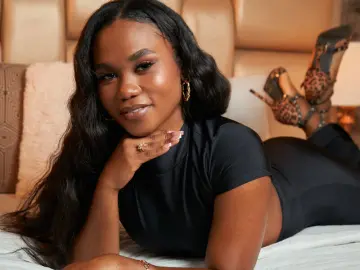 ShanelHils  live sex cam