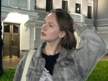 KrissyJn  live sex cam