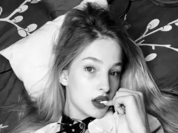 SofiaRoud  live sex cam
