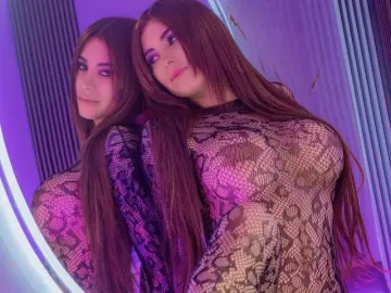 AndreaKalo  live sex cam