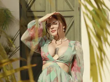 ElizaBethHeysel  live sex cam