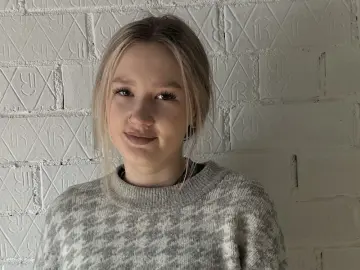 KarynMcguire  live sex cam