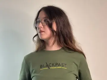 OthaKienow  live sex cam
