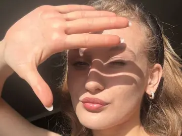 LatrinaBrounson  live sex cam