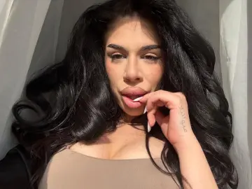 ReinaTriana  live sex cam