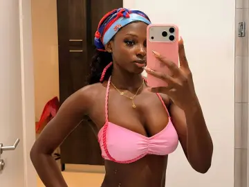 KyaBluee  live sex cam