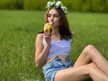 AnnaWell  live sex cam