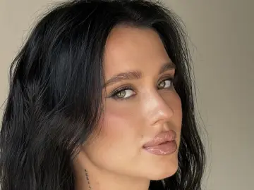 MinnaGidden  live sex cam