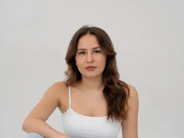 BetteDesfosses  live sex cam